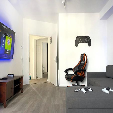 Jaybnb - Gaming Apartment Ps5 65 Zoll 4K Tv Wohnung Mit Balkon Dortmund Buitenkant foto