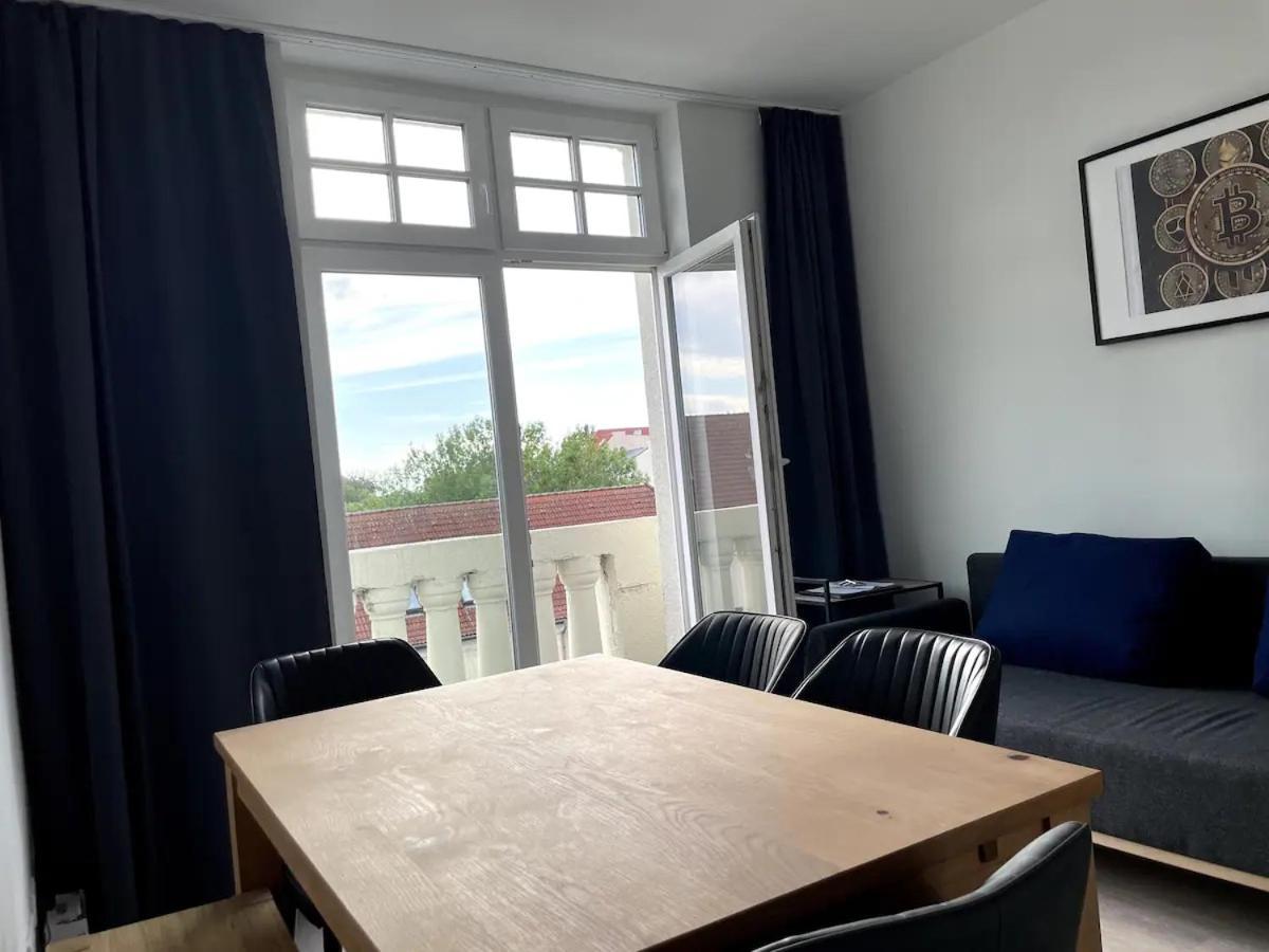 Jaybnb - Gaming Apartment Ps5 65 Zoll 4K Tv Wohnung Mit Balkon Dortmund Buitenkant foto