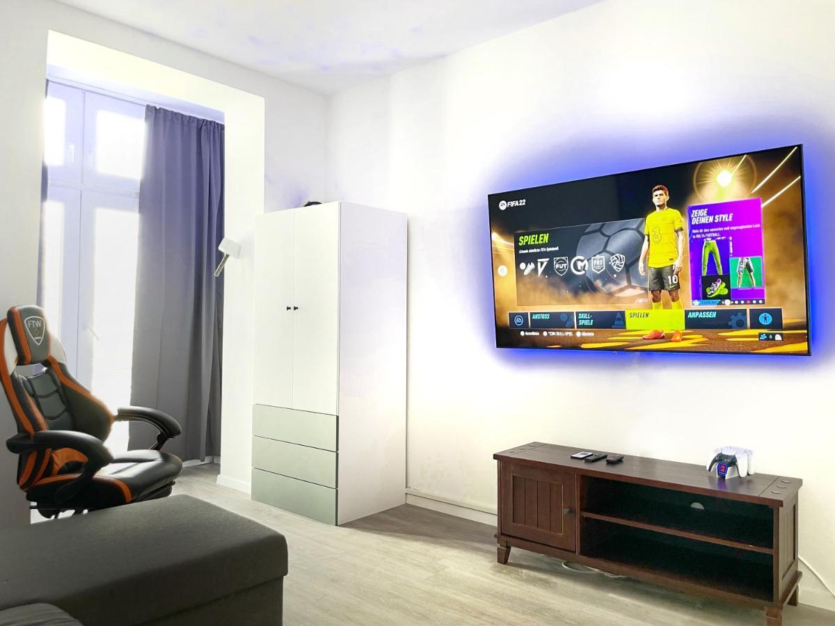 Jaybnb - Gaming Apartment Ps5 65 Zoll 4K Tv Wohnung Mit Balkon Dortmund Buitenkant foto